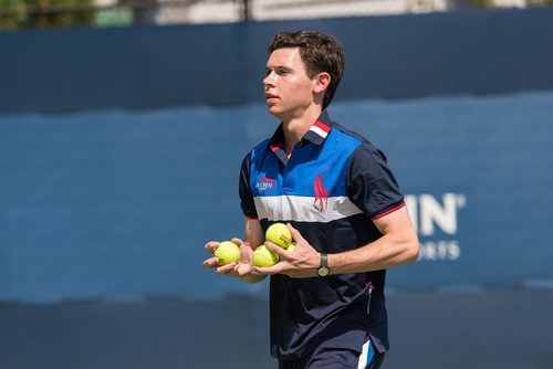 Tenis