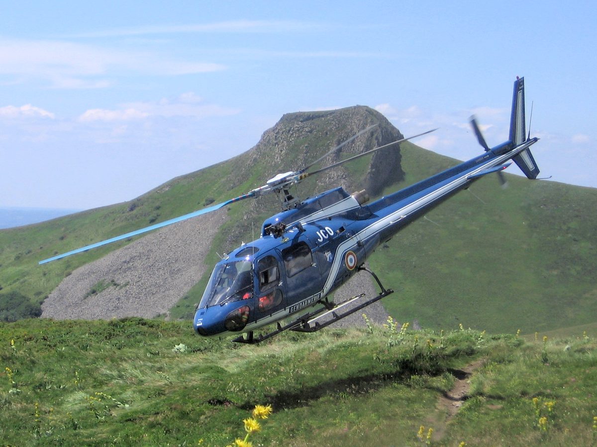 mountain rescue team