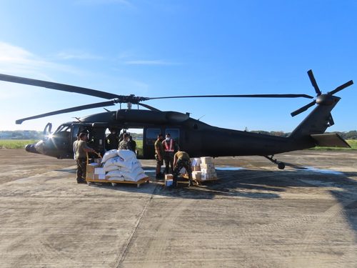 black hawk helicopter